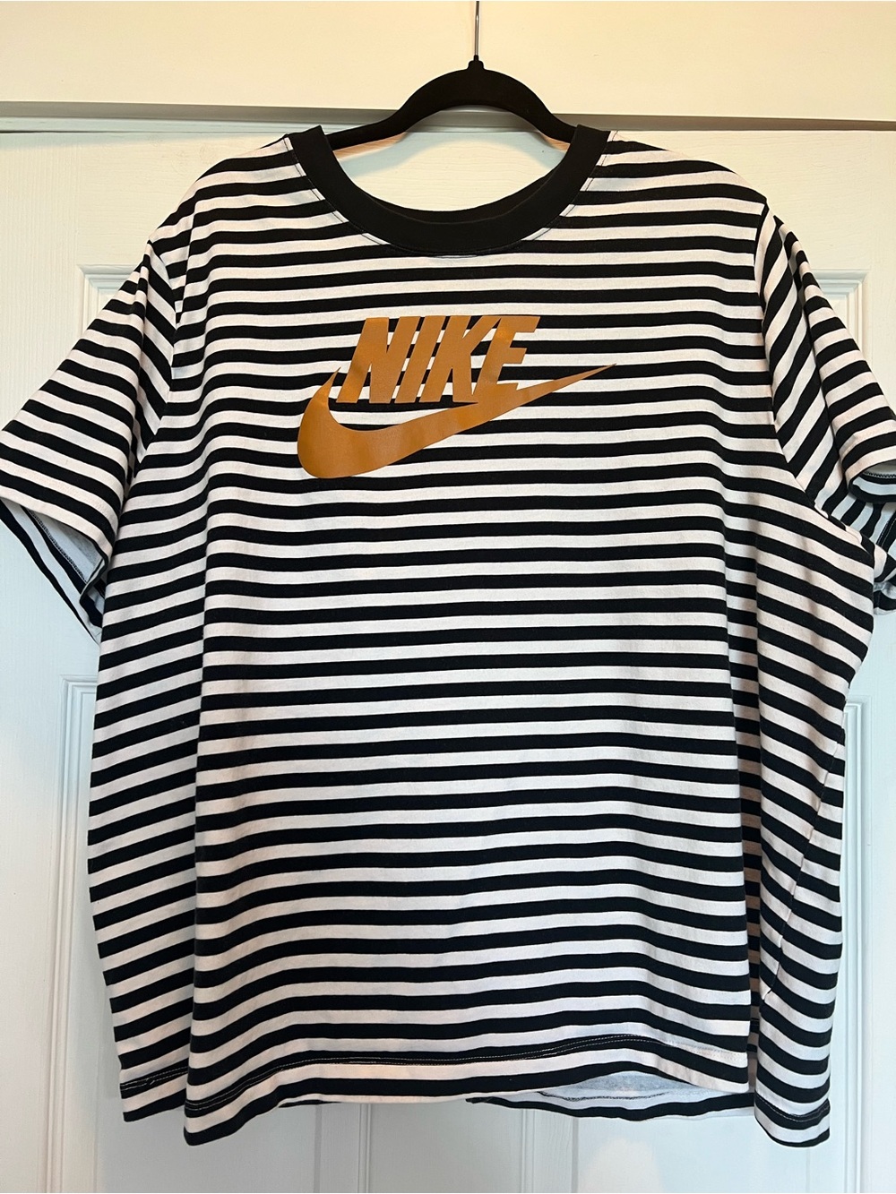 Nike Black & White Striped Tee with Gold Logo women’s 3x